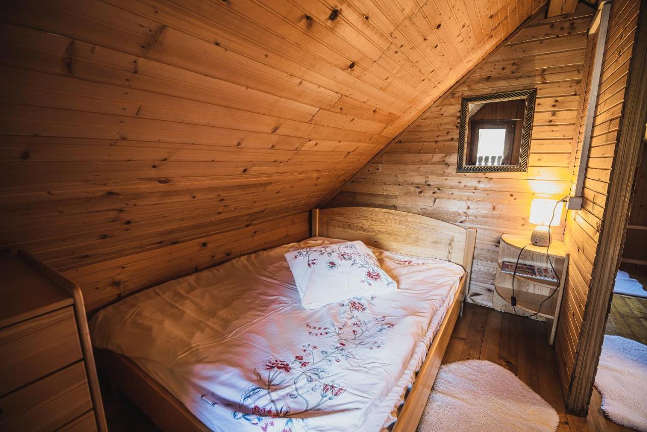 Wooden Cabin Zurej With Hot Tub Bukovje v Babni Gori エクステリア 写真