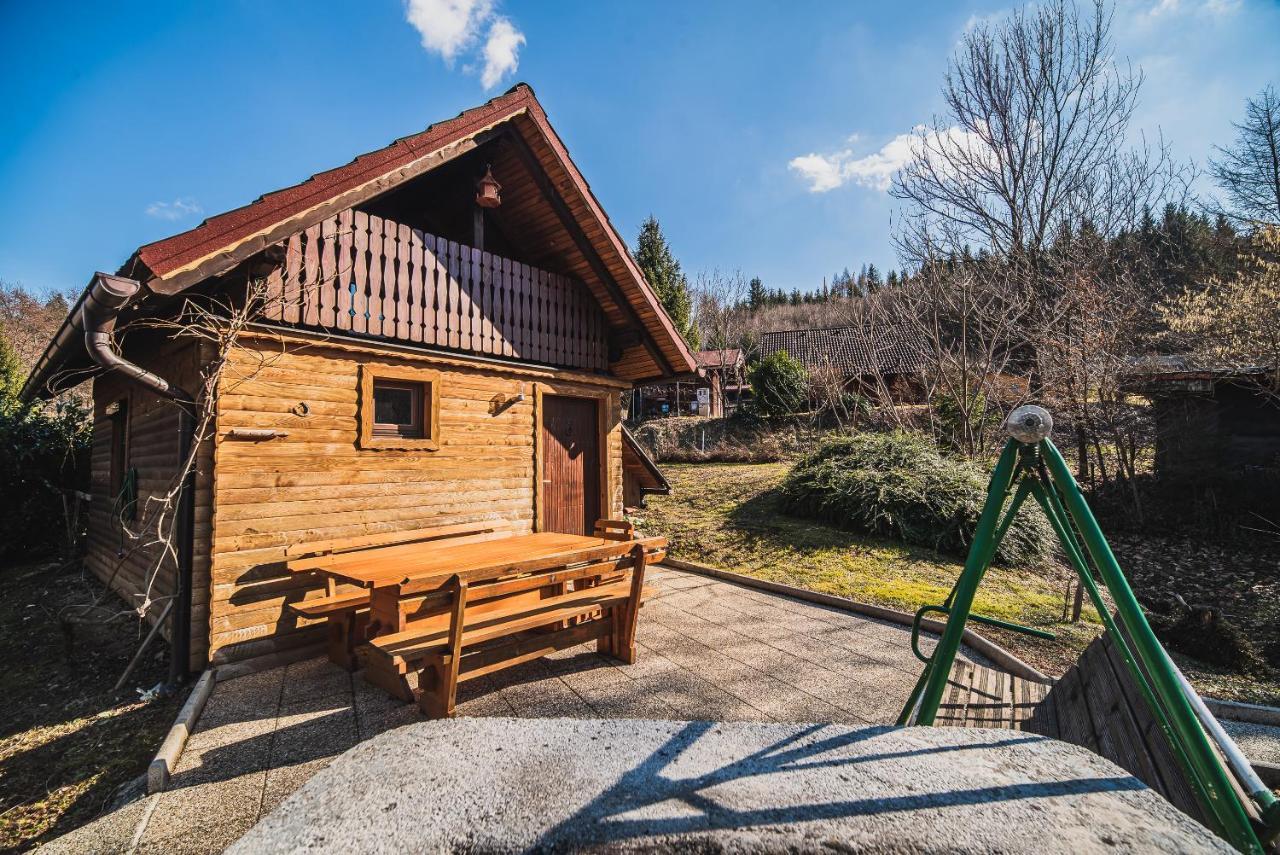 Wooden Cabin Zurej With Hot Tub Bukovje v Babni Gori エクステリア 写真